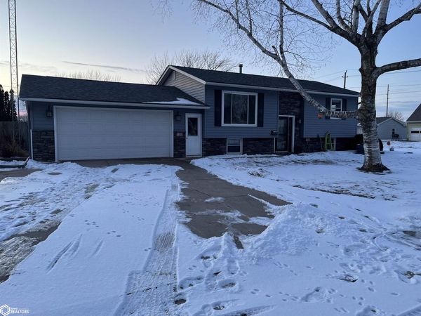 720 3rd St. NE, Clarion, IA 50525