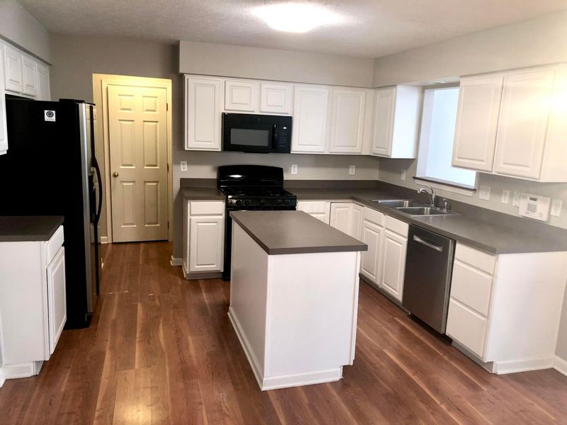 2916 Abbey Knoll Drive, Lewis Center, OH 43035 Photo 11