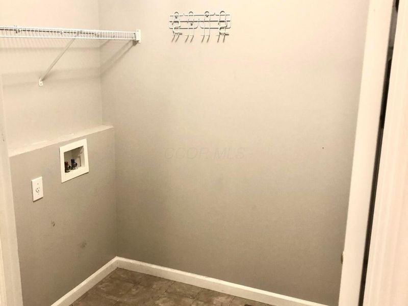 2916 Abbey Knoll Drive, Lewis Center, OH 43035 Photo 18