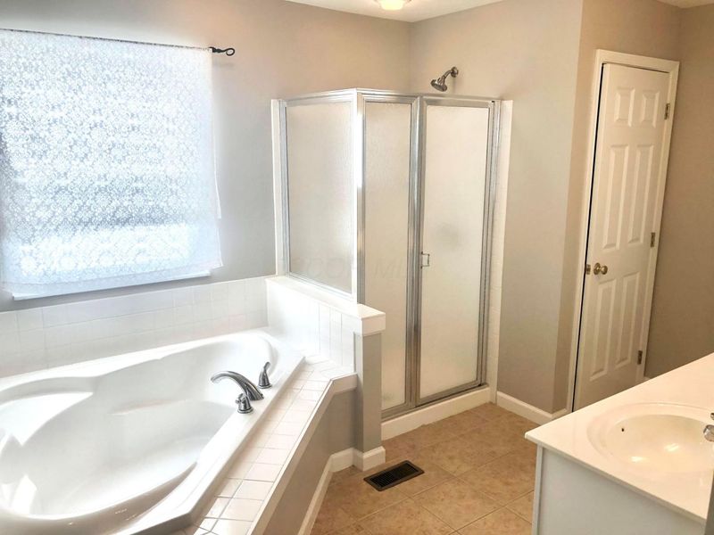 2916 Abbey Knoll Drive, Lewis Center, OH 43035 Photo 30