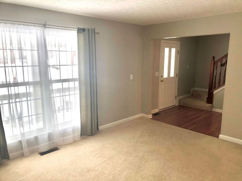 2916 Abbey Knoll Drive, Lewis Center, OH 43035 Photo 5