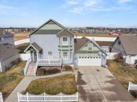 713 Golden Hills Dr Primary Photo