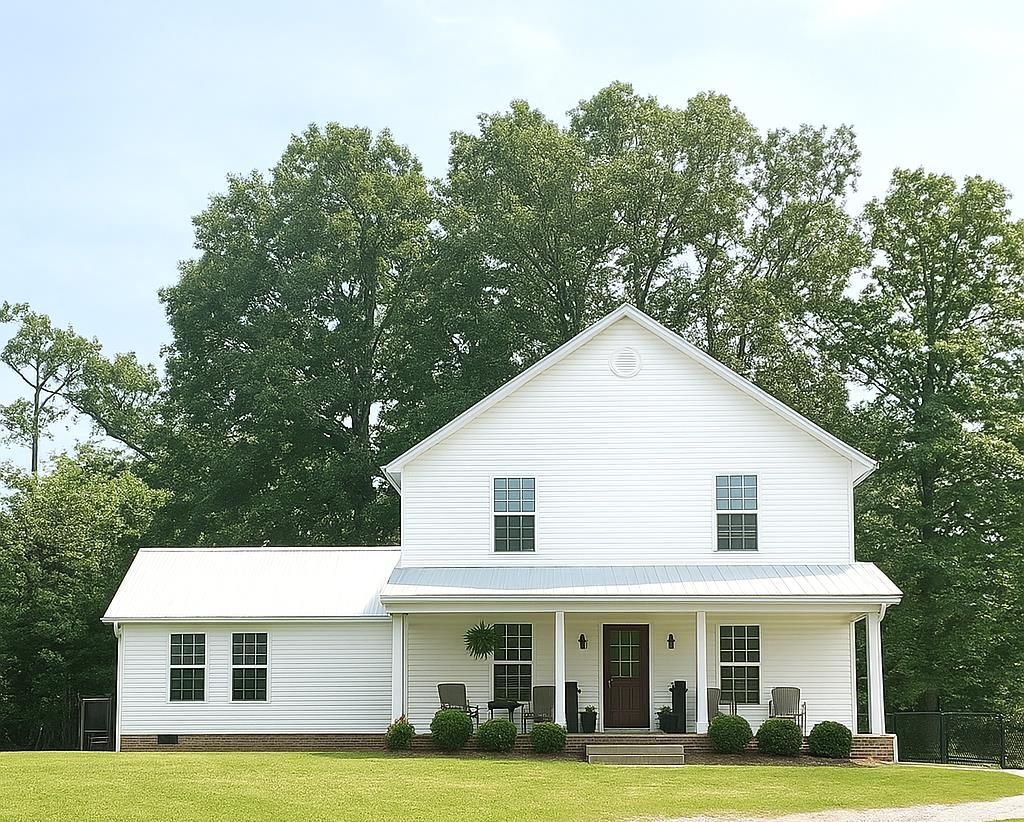 285 Tom White Rd, Big Sandy, TN 38221 Main Photo