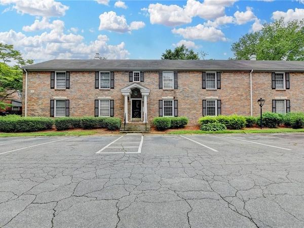 6700 Roswell Road, Unit 22B, Atlanta, GA 30328