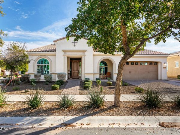 20945 W COLLEGE Drive, Buckeye, AZ 85396