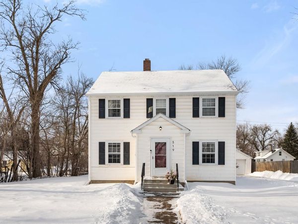 319 1st Avenue NW, Mayville, ND 58257