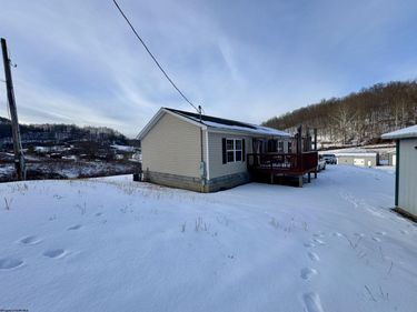 1154 Sunrise Drive, Lost Creek, WV 26385