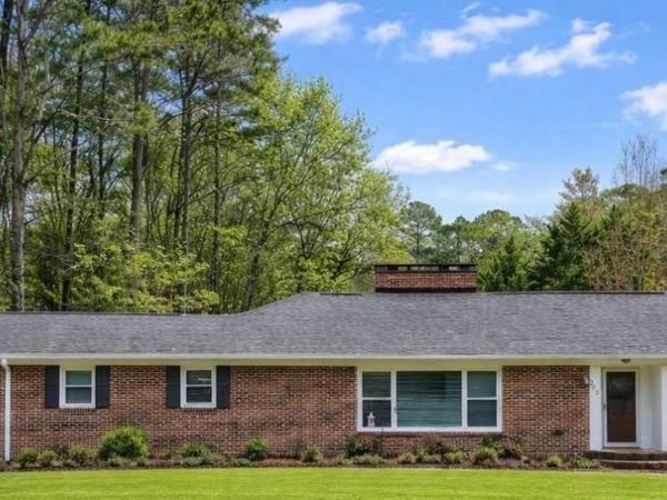 303 Oakland Drive, LaFayette, GA 30728