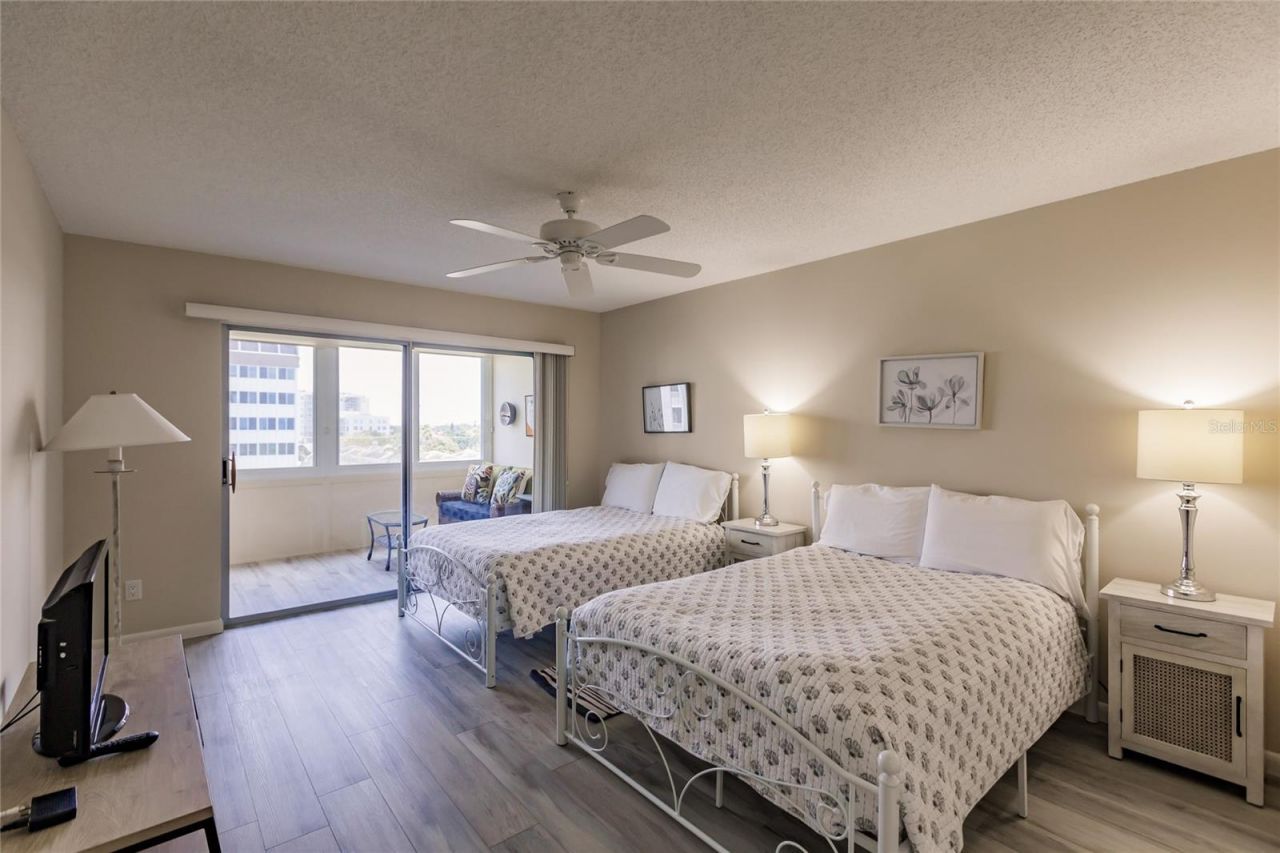 1055 W Peppertree Drive, Unit 506AA, Sarasota, FL 34242 Photo