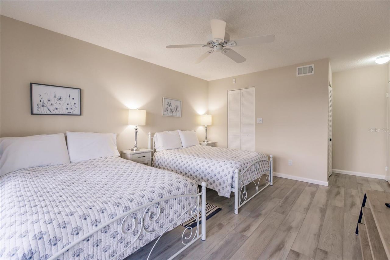 1055 W Peppertree Drive, Unit 506AA, Sarasota, FL 34242 Photo