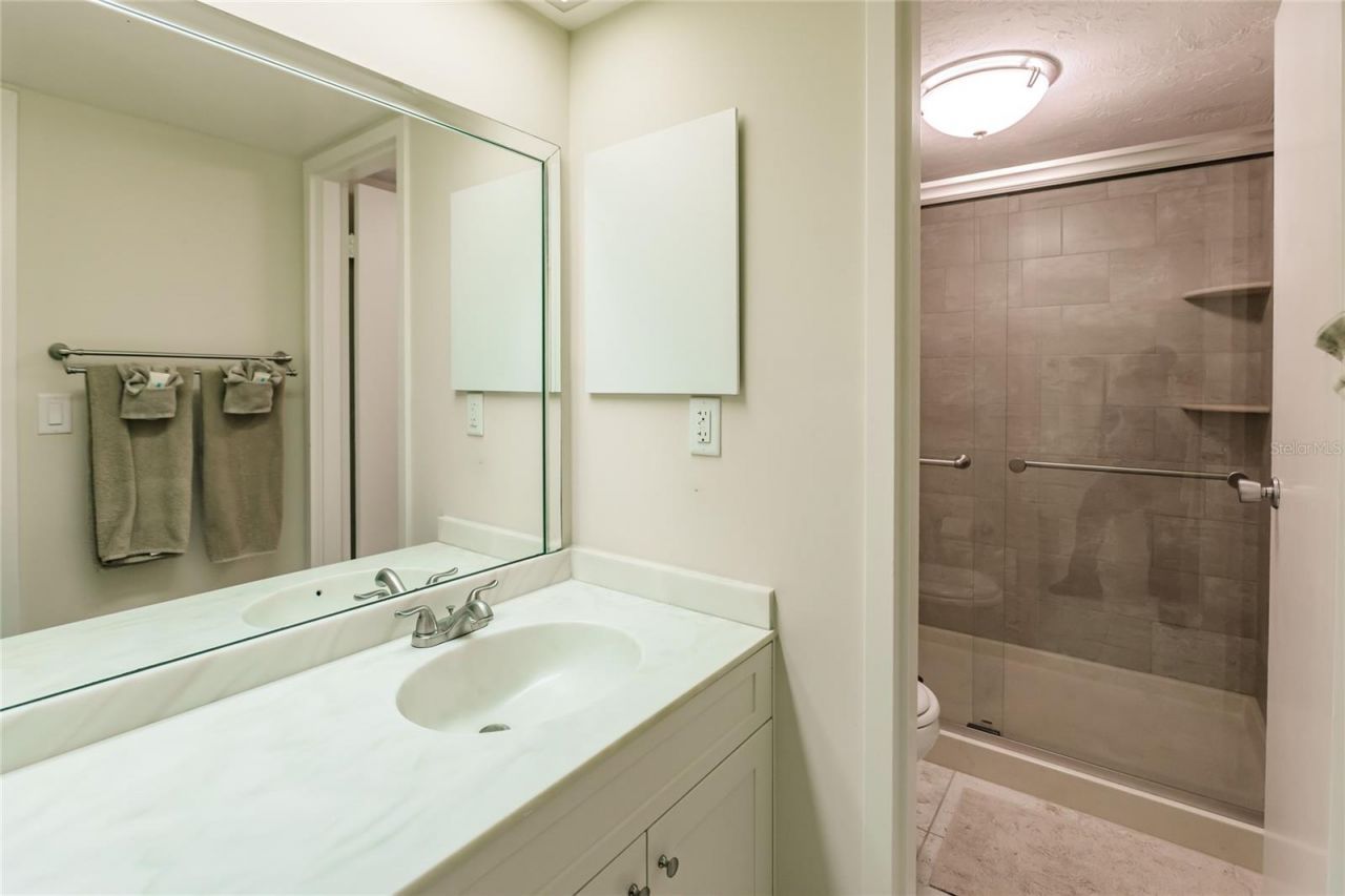 1055 W Peppertree Drive, Unit 506AA, Sarasota, FL 34242 Photo