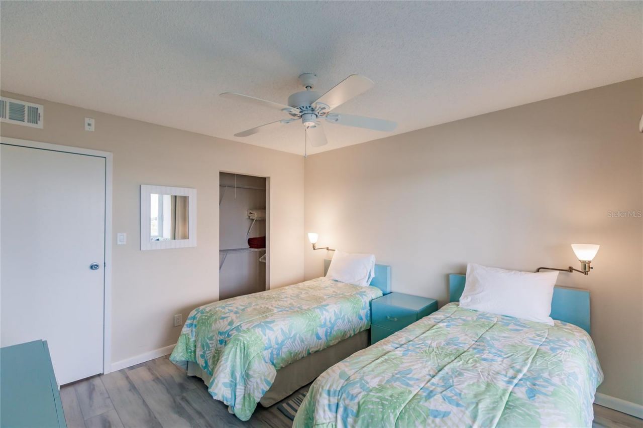 1055 W Peppertree Drive, Unit 506AA, Sarasota, FL 34242 Photo