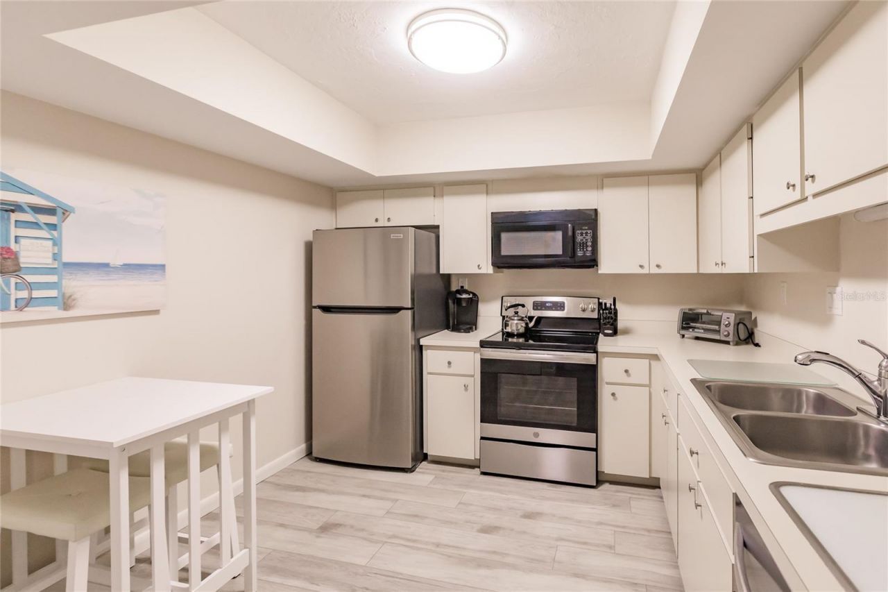 1055 W Peppertree Drive, Unit 506AA, Sarasota, FL 34242 Photo