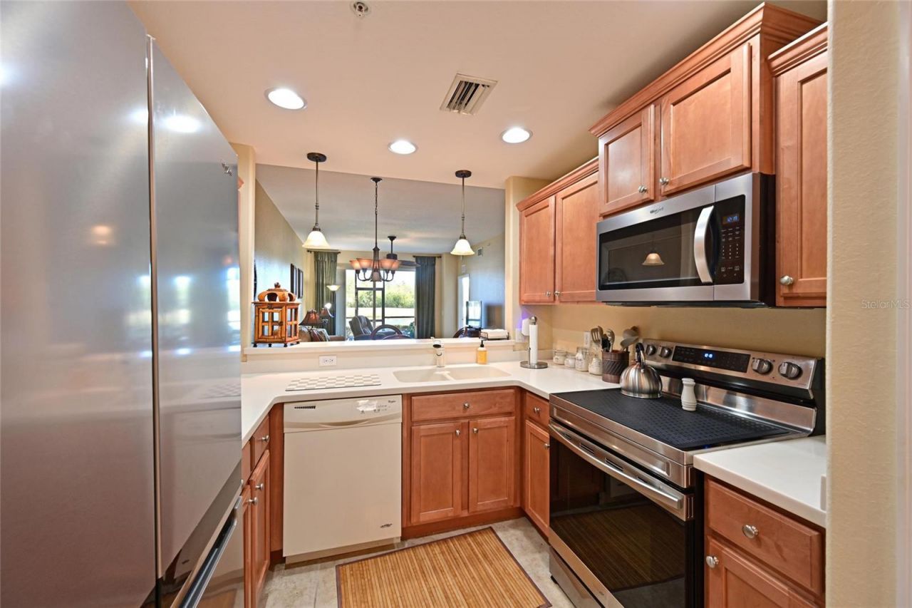 1003 Fairwaycove Lane, Unit 105, Bradenton, FL 34212 Photo