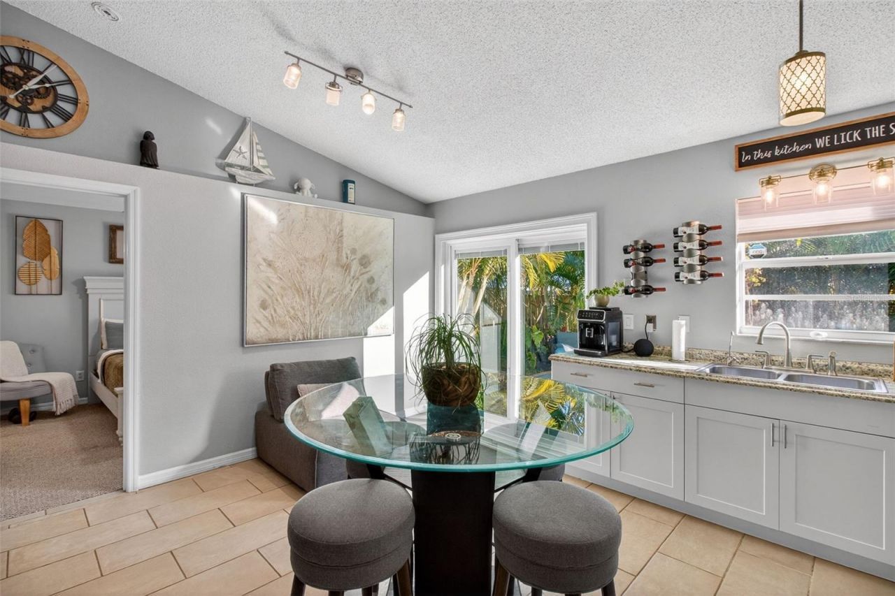 1688 Taylor Lake Circle, Largo, FL 33778 Photo