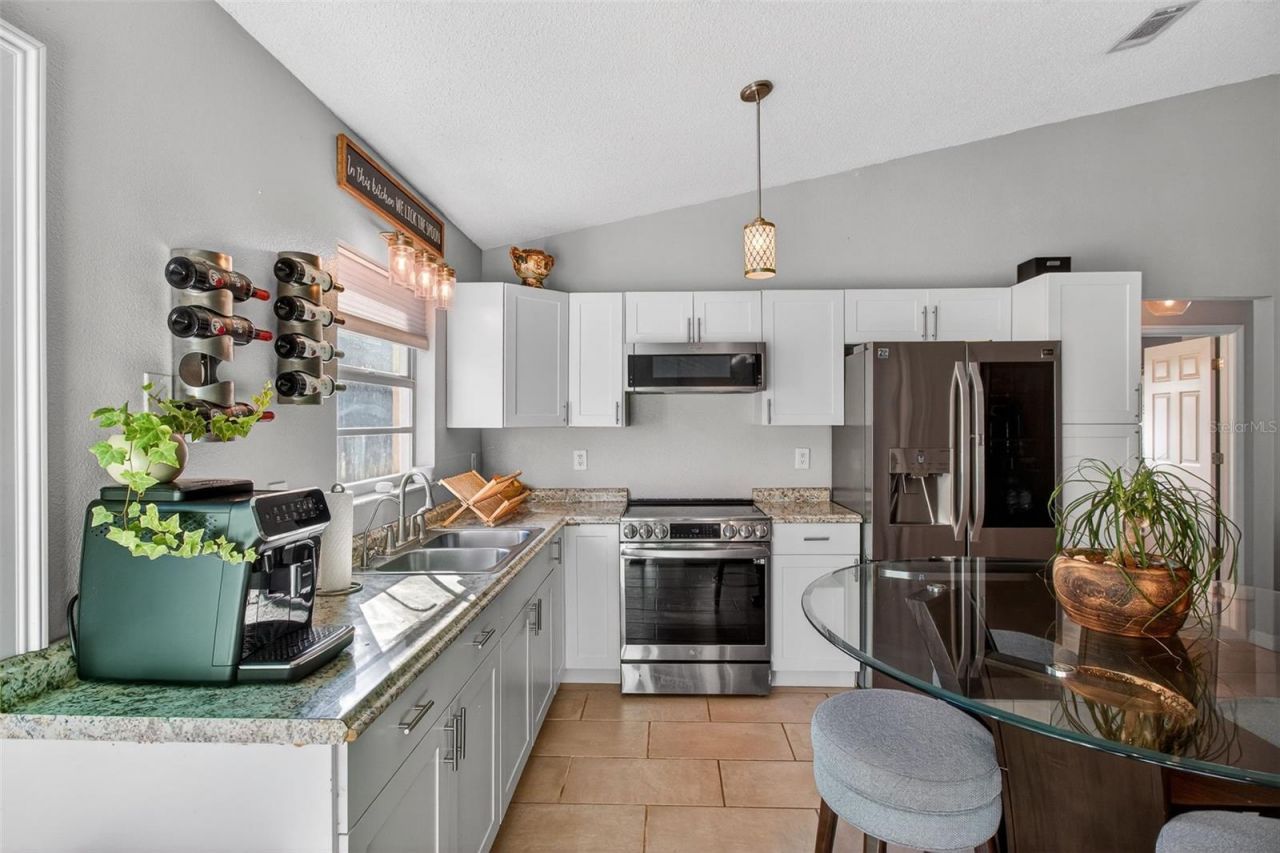 1688 Taylor Lake Circle, Largo, FL 33778 Photo