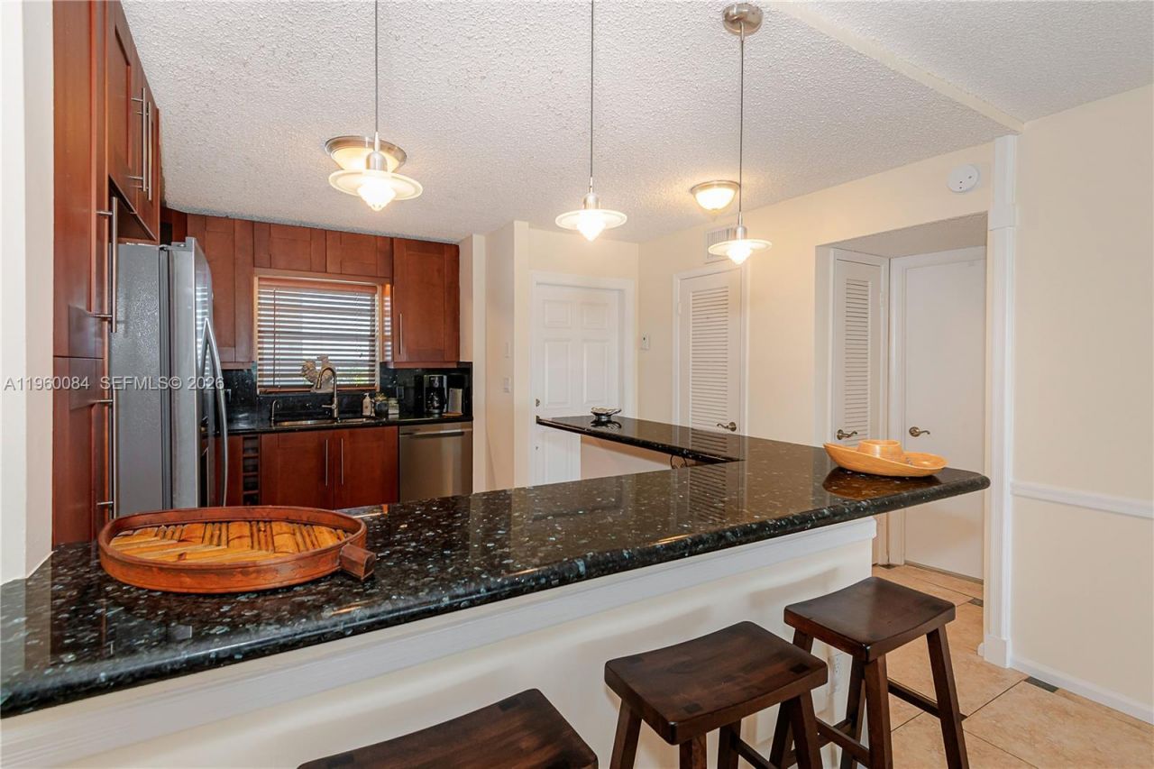 3051 NE 48th St, Unit 604, Fort Lauderdale, FL 33308 Photo