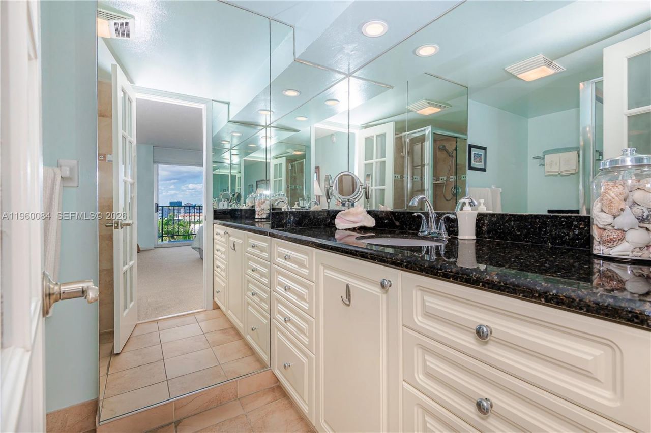 3051 NE 48th St, Unit 604, Fort Lauderdale, FL 33308 Photo