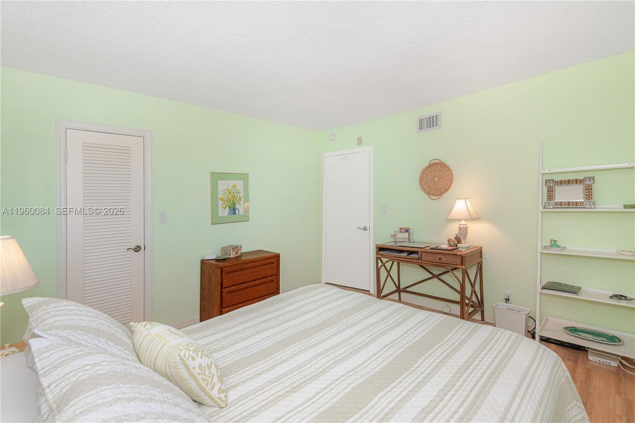 3051 NE 48th St, Unit 604, Fort Lauderdale, FL 33308 Photo