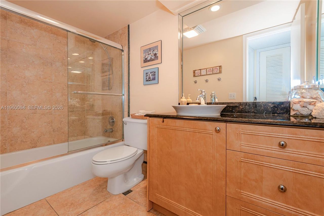 3051 NE 48th St, Unit 604, Fort Lauderdale, FL 33308 Photo