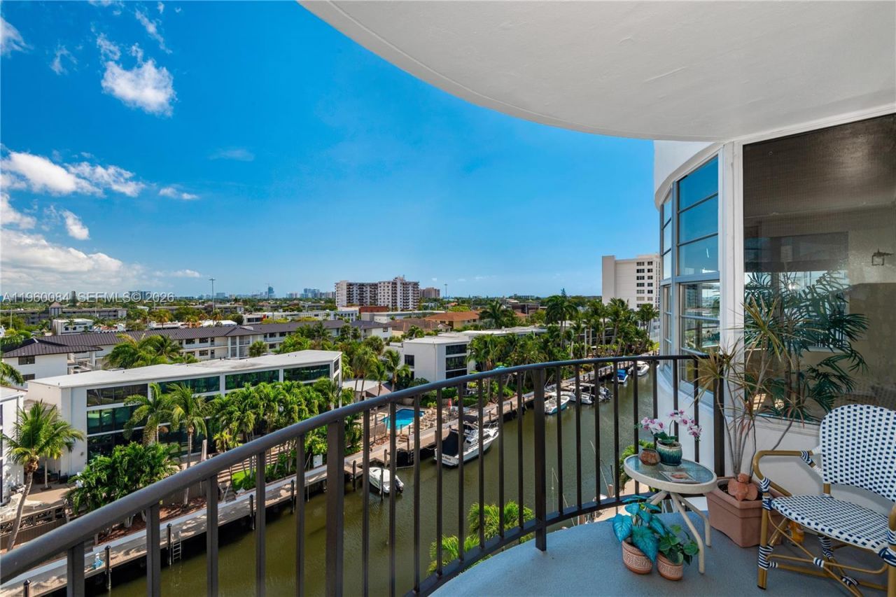 3051 NE 48th St, Unit 604, Fort Lauderdale, FL 33308 Photo