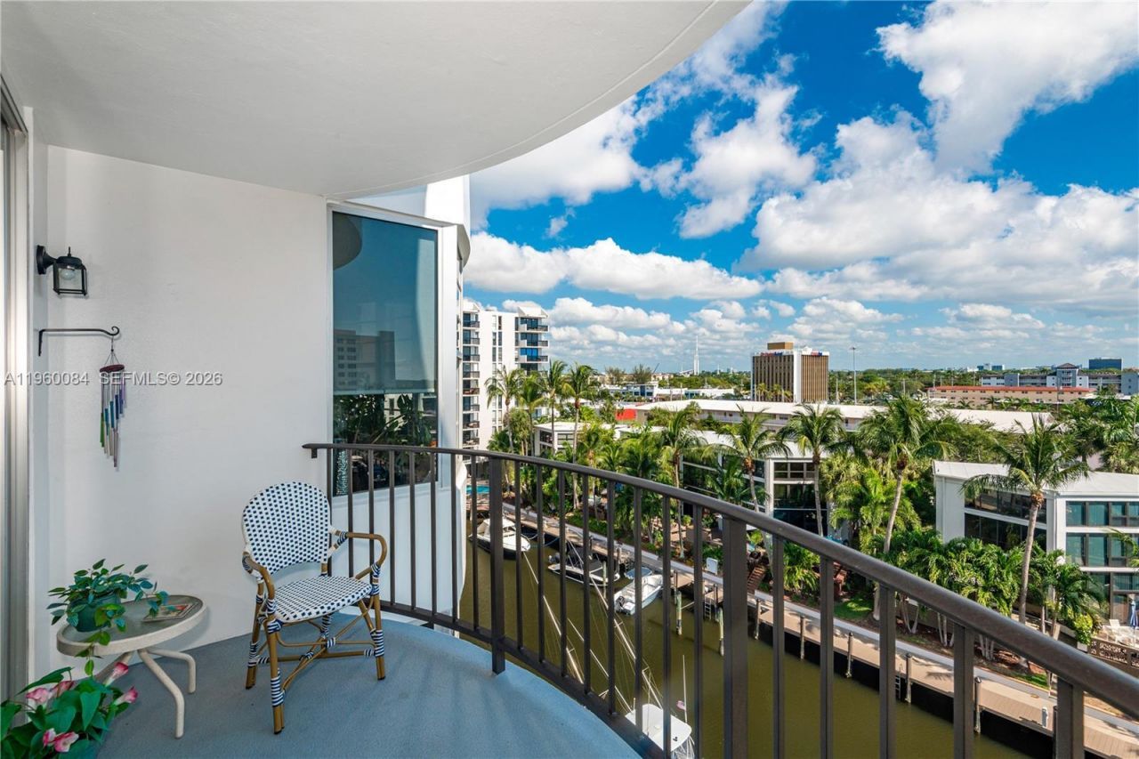 3051 NE 48th St, Unit 604, Fort Lauderdale, FL 33308 Photo
