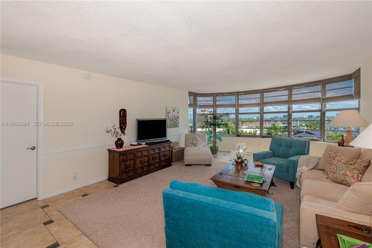 3051 NE 48th St, Unit 604, Fort Lauderdale, FL 33308 Photo