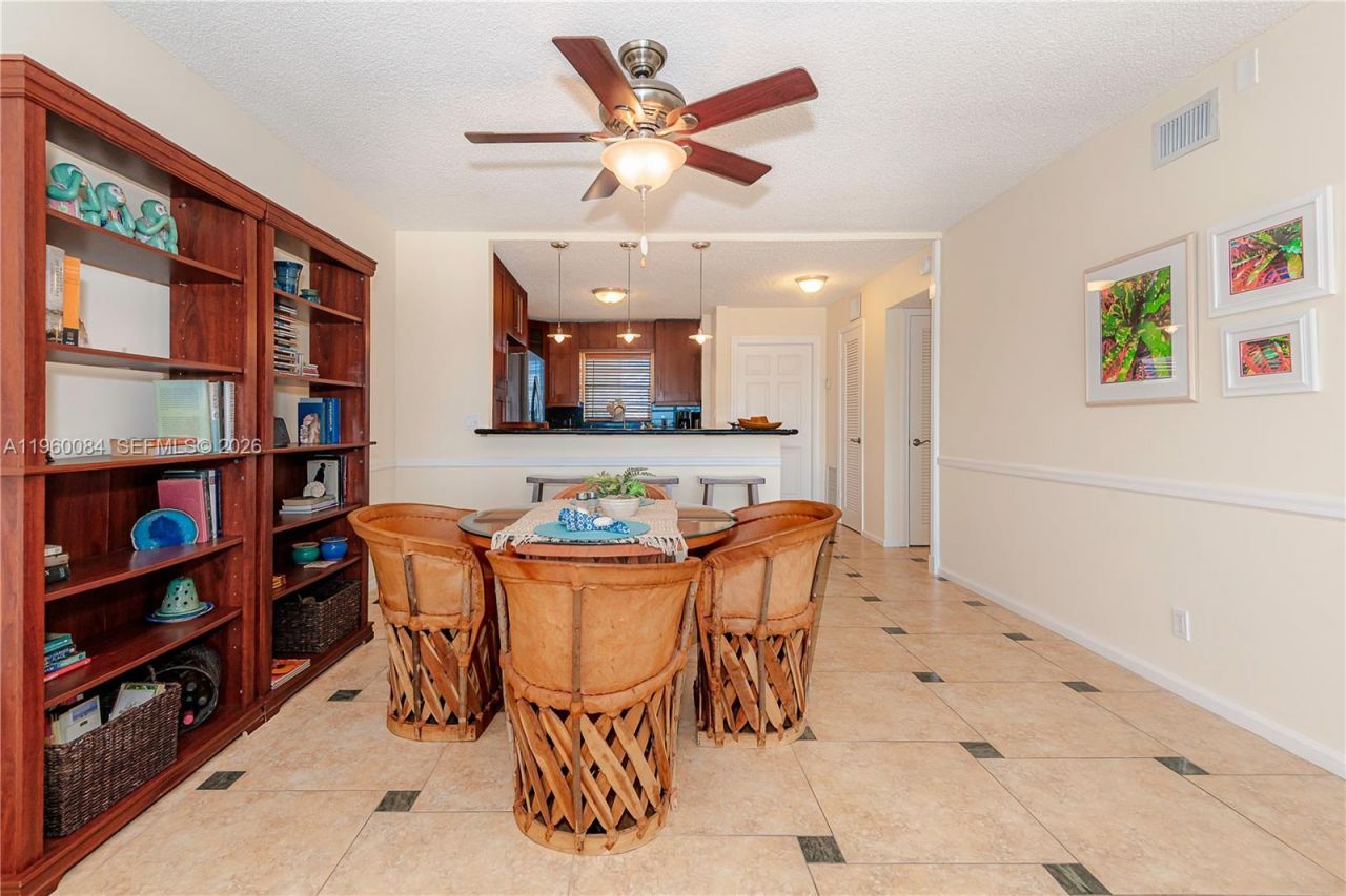 3051 NE 48th St, Unit 604, Fort Lauderdale, FL 33308 Photo