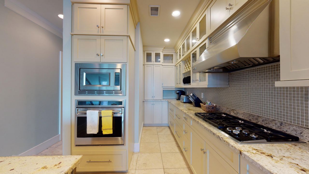 113 E Arctic Avenue Photo 4