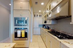 113 E Arctic Avenue photo 4