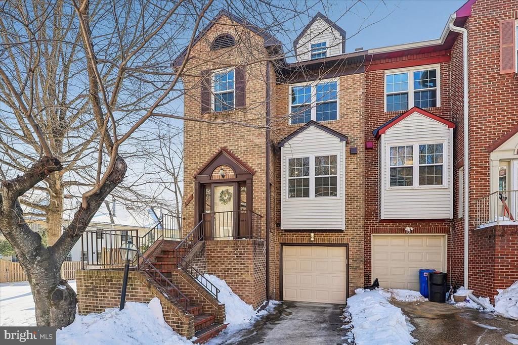 6047 Knights Ridge Way, Alexandria, VA 22310 Main Photo