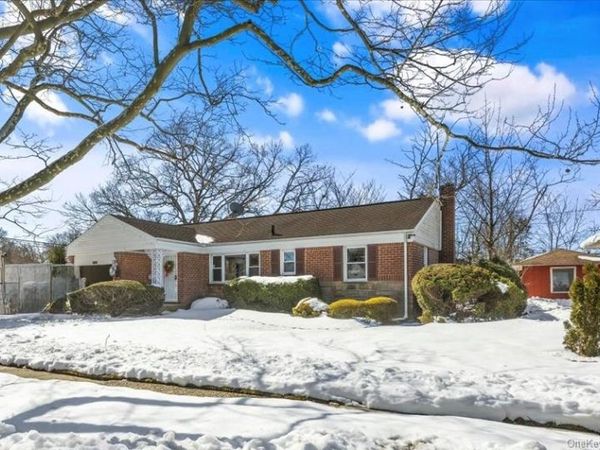 896 School Drive, North Baldwin, NY 11510