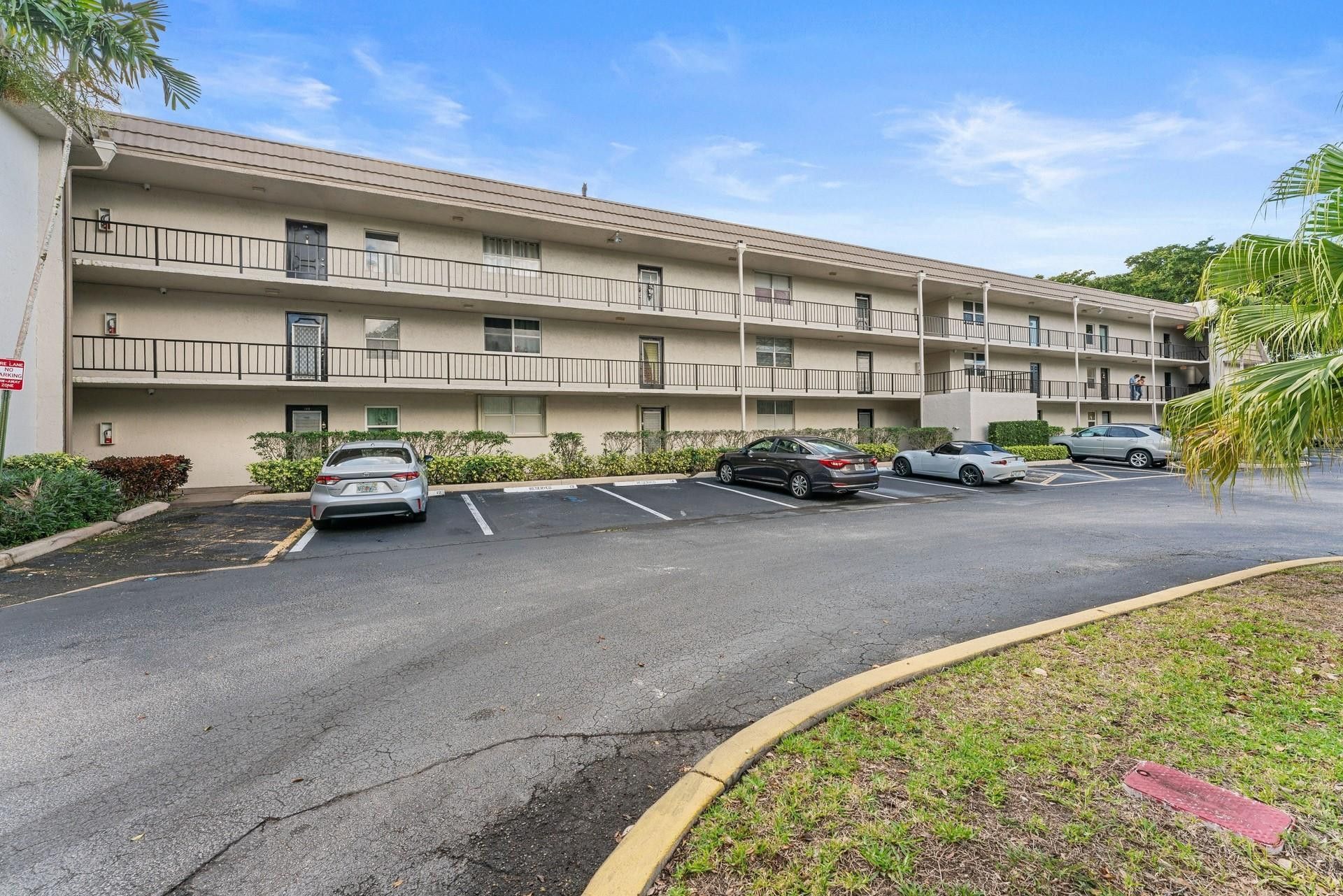 9400 Lime Bay Boulevard, Unit 214, Tamarac, FL 33321 Photo