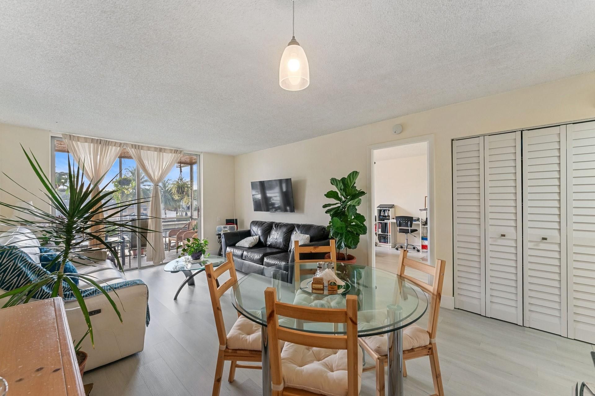 9400 Lime Bay Boulevard, Unit 214, Tamarac, FL 33321 Photo