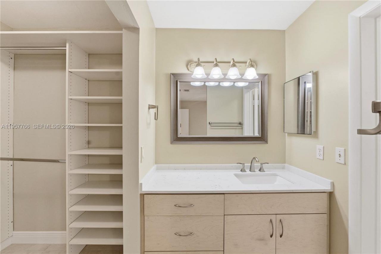 11654 NW 11th St, Unit 11654, Pembroke Pines, FL 33026 Photo