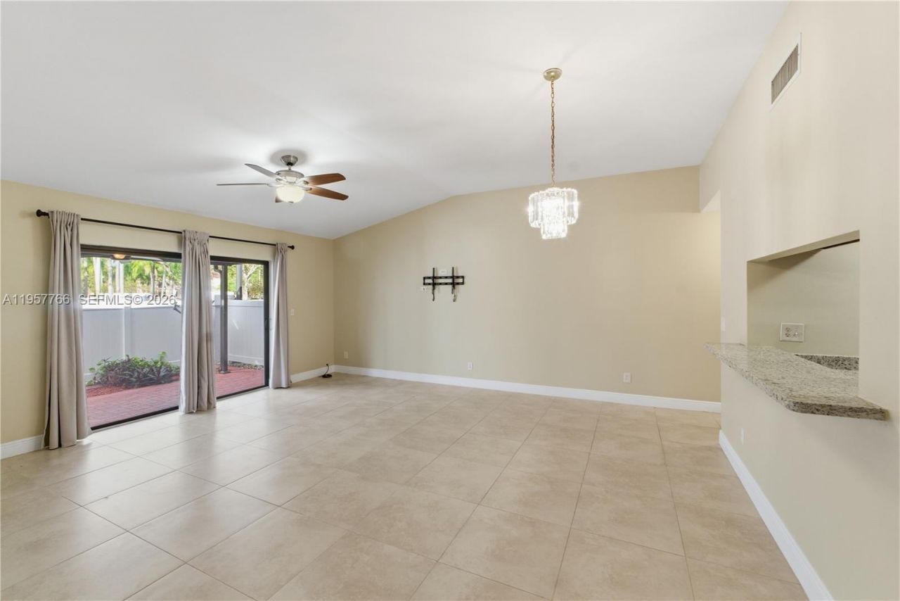 11654 NW 11th St, Unit 11654, Pembroke Pines, FL 33026 Photo