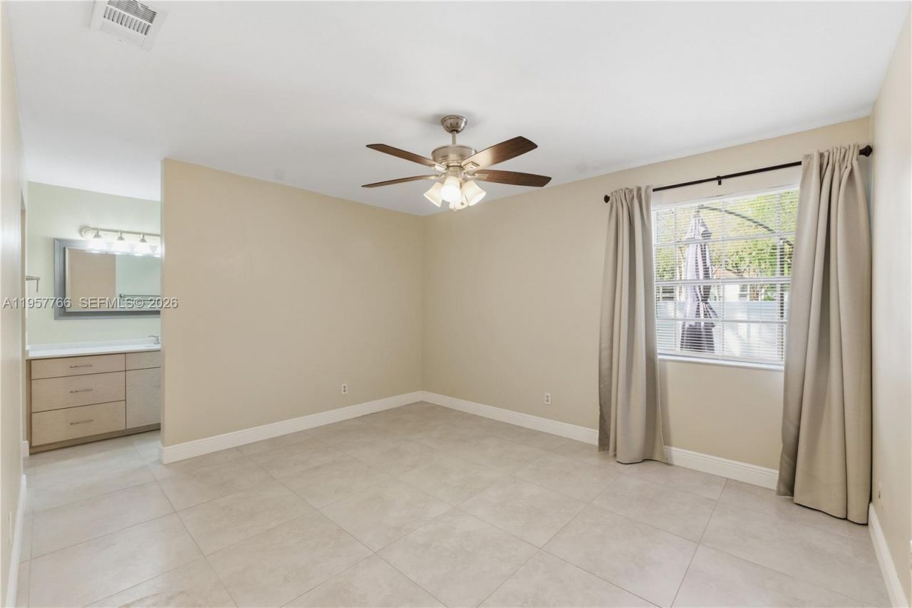11654 NW 11th St, Unit 11654, Pembroke Pines, FL 33026 Photo