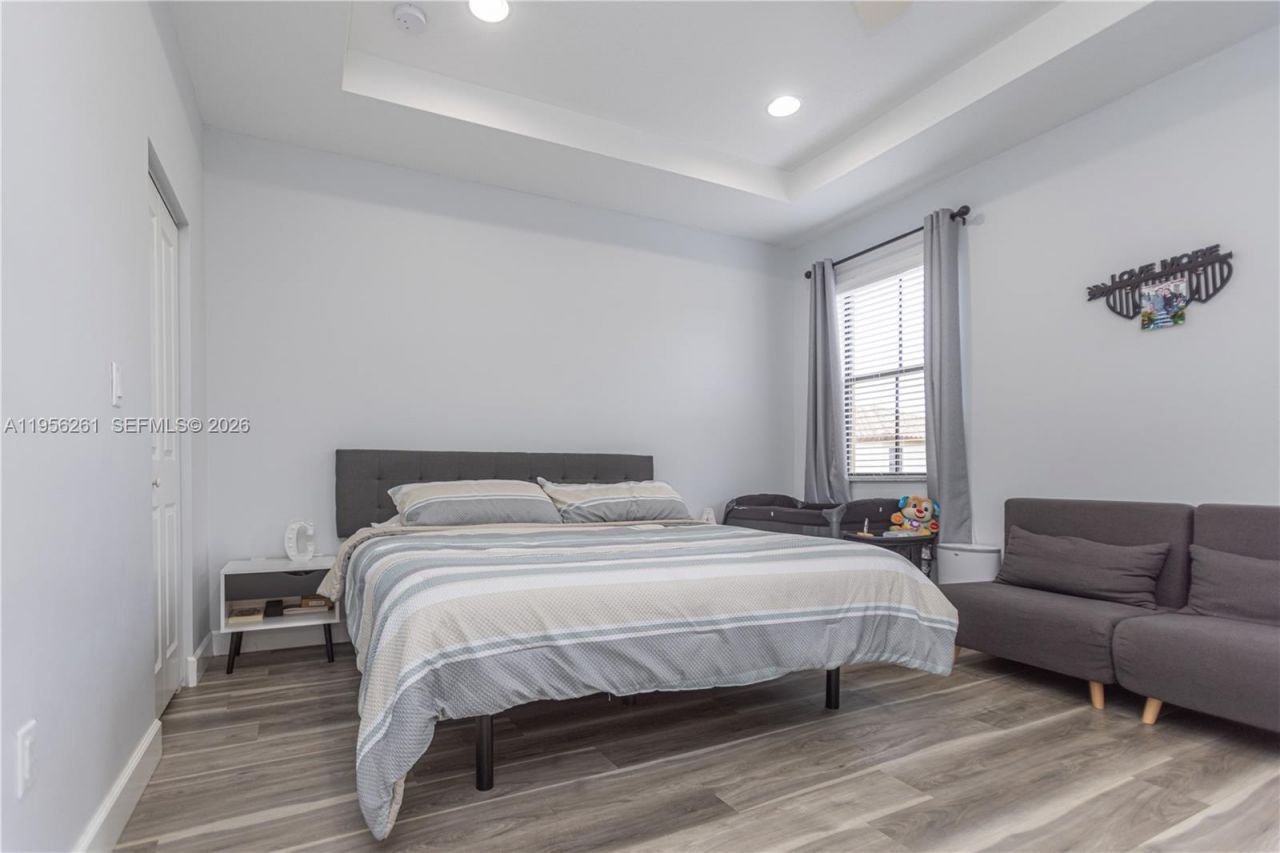 5203 NW 50th Ter, Tamarac, FL 33319 Photo