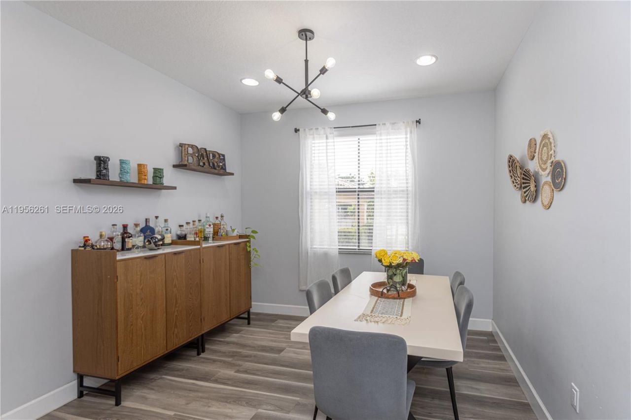 5203 NW 50th Ter, Tamarac, FL 33319 Photo