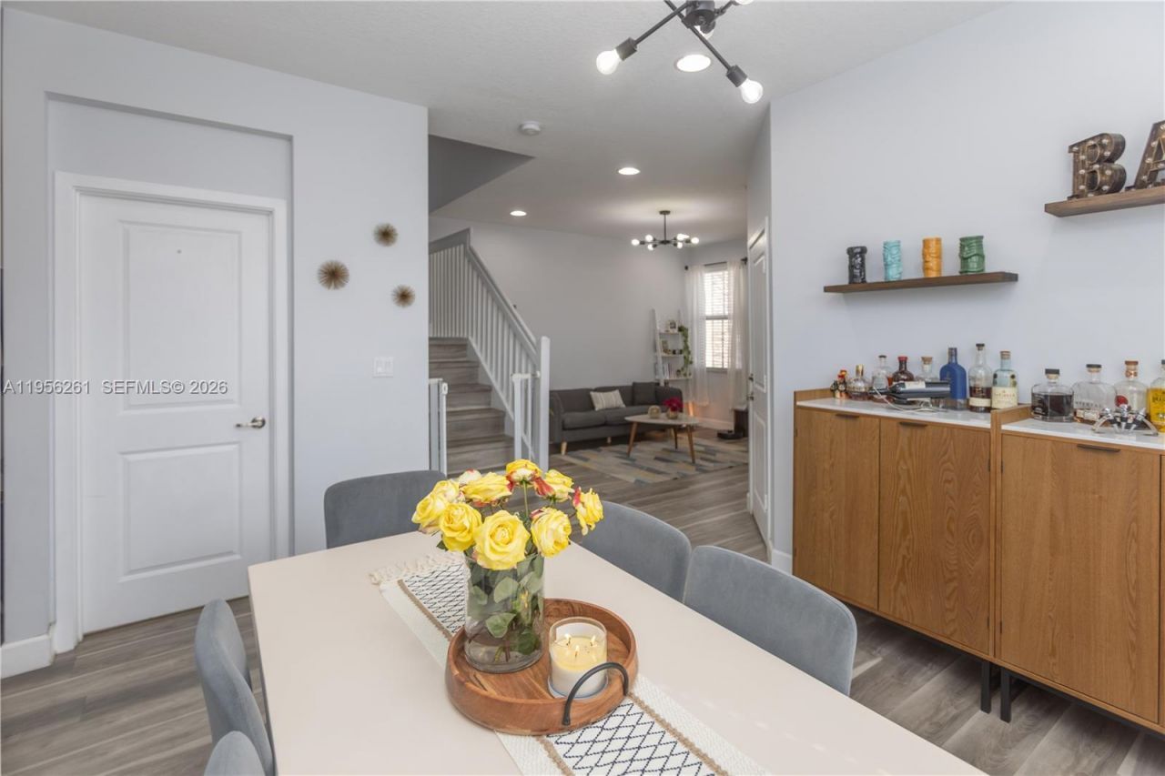 5203 NW 50th Ter, Tamarac, FL 33319 Photo