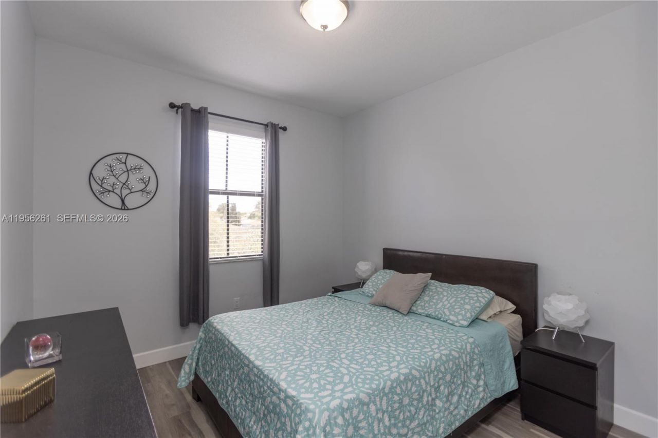 5203 NW 50th Ter, Tamarac, FL 33319 Photo