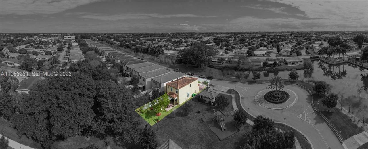 5203 NW 50th Ter, Tamarac, FL 33319 Photo