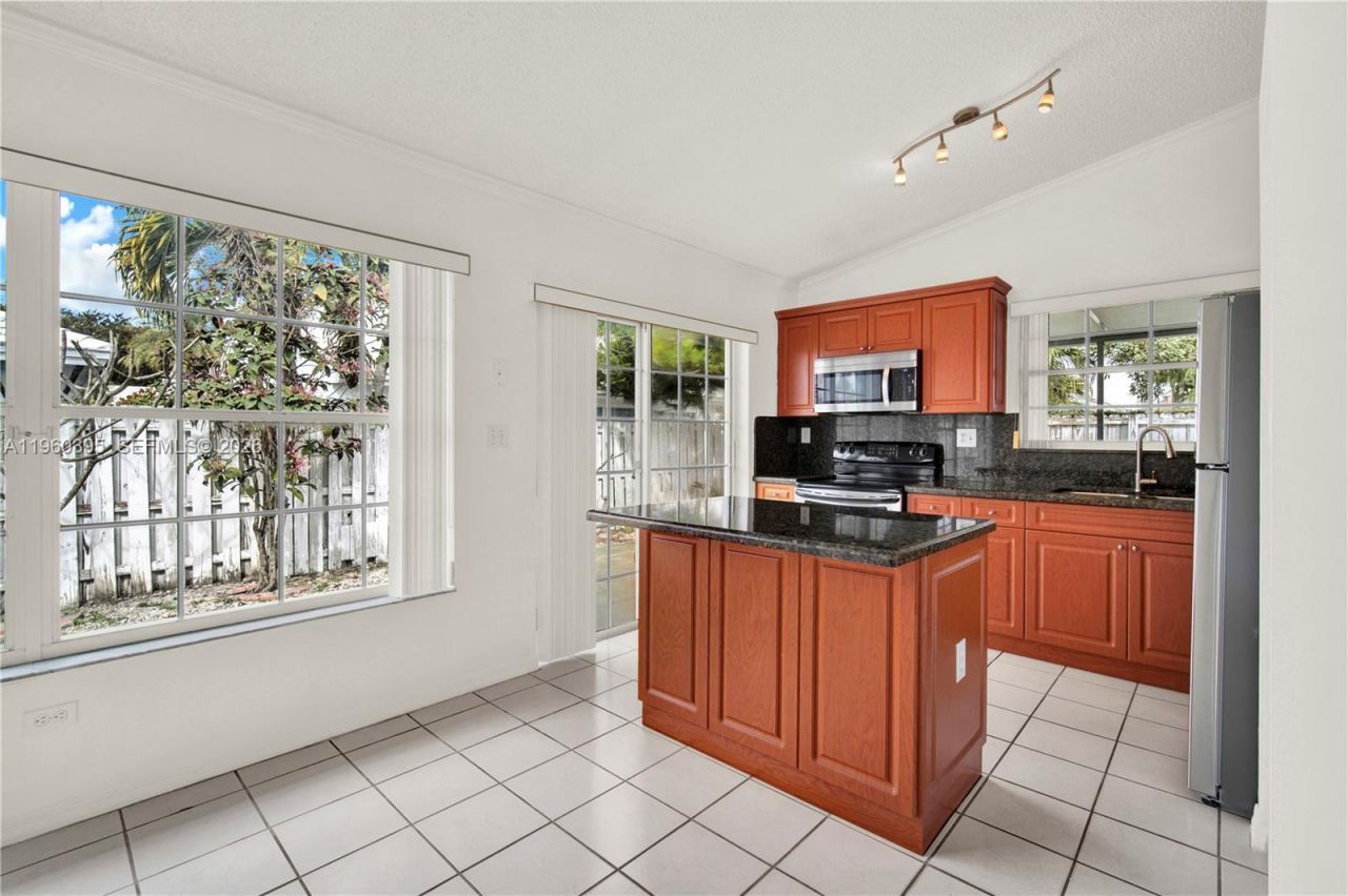 11321 SW 62nd Ln, Miami, FL 33173 Photo