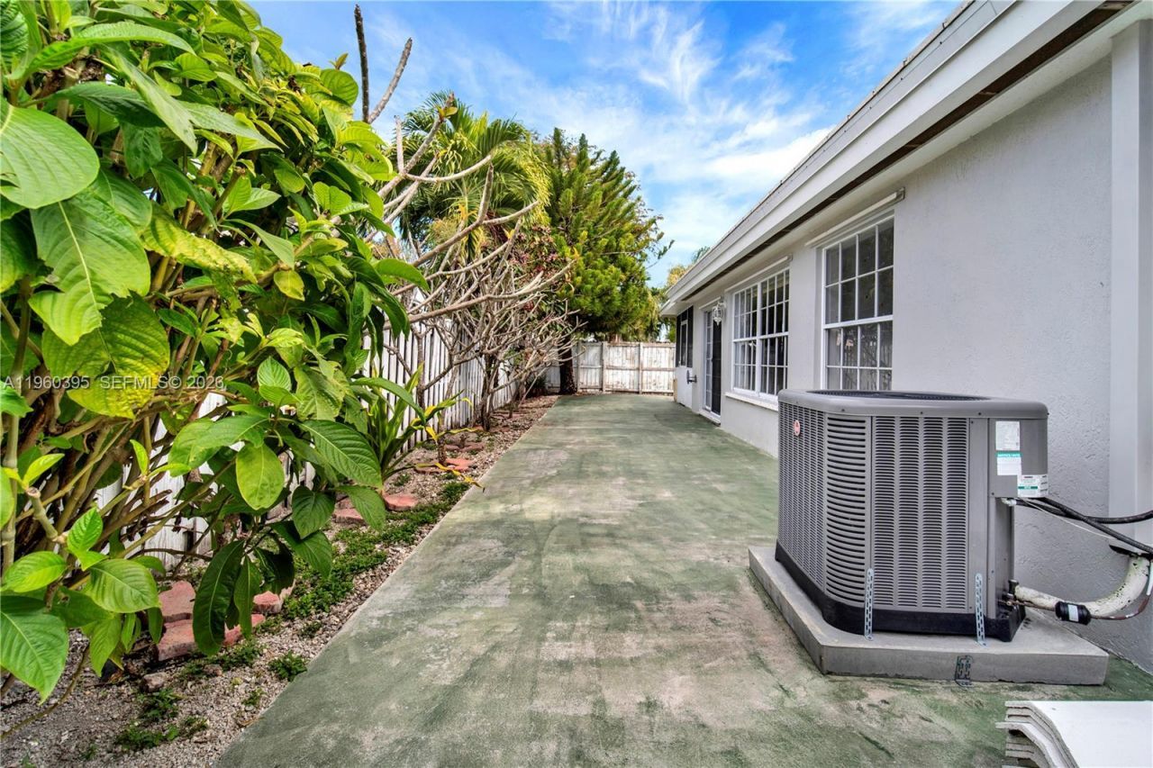 11321 SW 62nd Ln, Miami, FL 33173 Photo