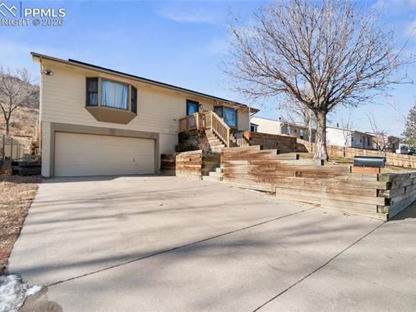 2804 Straus Lane, Colorado Springs, CO 80907