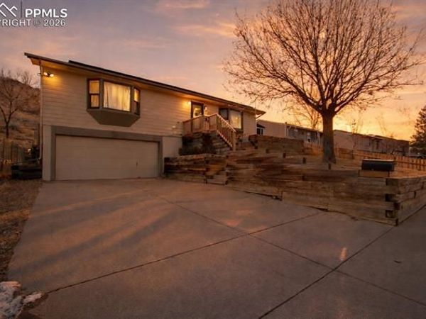 2804 Straus Lane, Colorado Springs, CO 80907