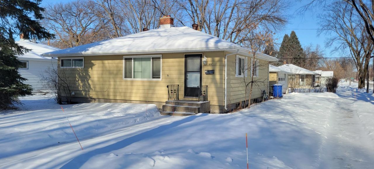 301 21st Avenue N, Fargo, ND 58102 Main Photo