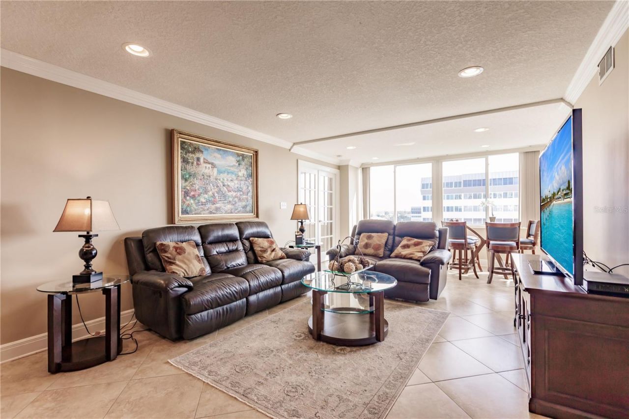 1055 W Peppertree Drive, Unit 606AA, Sarasota, FL 34242 Photo