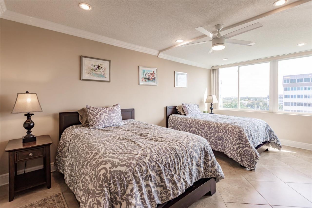 1055 W Peppertree Drive, Unit 606AA, Sarasota, FL 34242 Photo