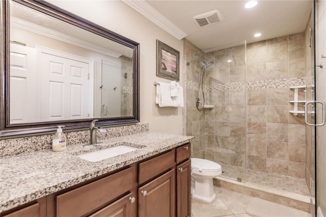 1055 W Peppertree Drive, Unit 606AA, Sarasota, FL 34242 Photo
